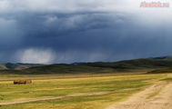 пейзажи меняются каждый десяток километров / Монголия