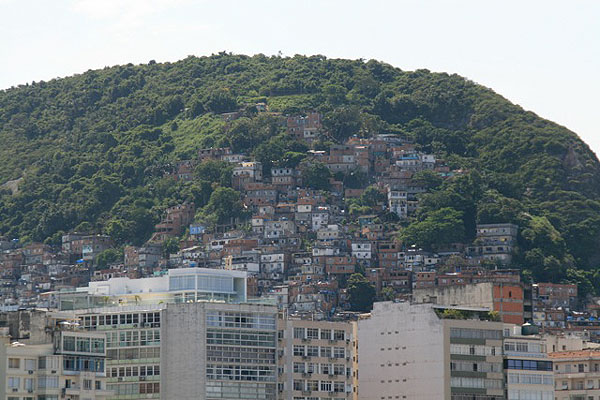 Фавелы - бразильское гетто, Рио-де-Жанейро / Фото из Бразилии
