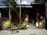 Greendoors Cotages - внутренний дворик / Филиппины