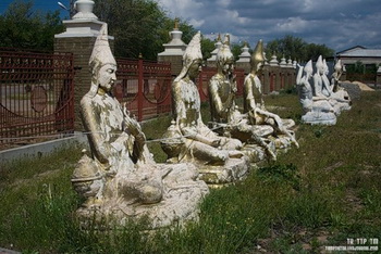 Статуи великих буддийских учителей Наланда / Россия