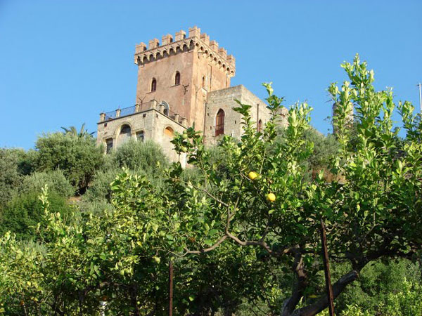 Вилла Палмиери недалеко от Сант-Амброджио, Сицилия / Фото из Италии