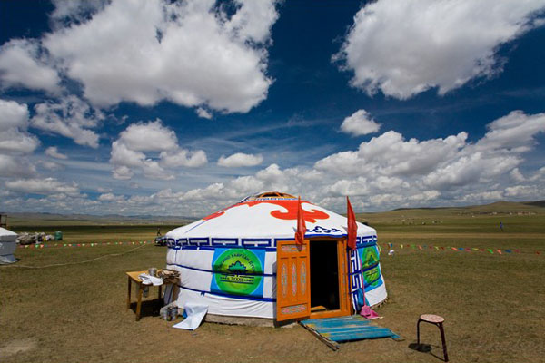Юрта (по-монгольски "гэр") - идеальный дом в степи / Фото из Монголии