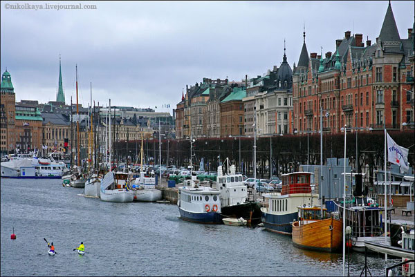 Кораблики вдоль набережной, Стокгольм / Фото из Швеции