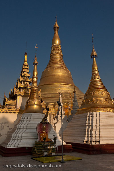 Центральная ступа храмового комплекса Шведагон, Янгон / Фото из Мьянмы