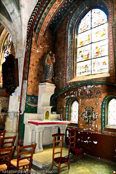 В церкви XII века Сент-Эньян, Шартр / Фото из Франции