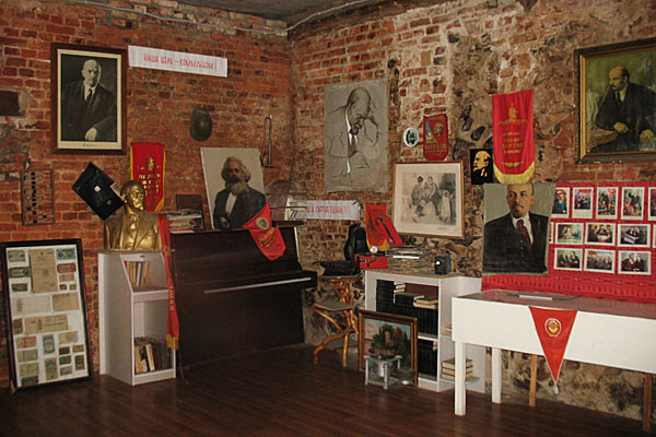 Часть Музея русских суеверий в зале "Янтарного замка", Янтарный / Фото из России