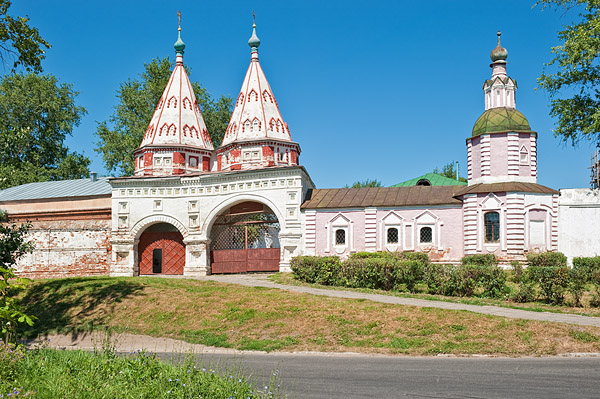 Ризоположенский монастырь и Святые ворота, Суздаль / Фото из России