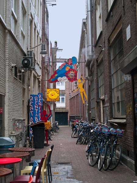 Вывеска Rent-a-Bike Damstraat / Фото из Нидерландов