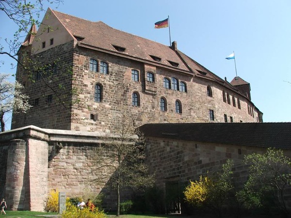 Вид на стены замка Кайзербург в Нюрнберге / Фото из Германии