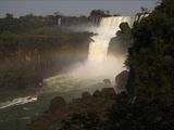 Купание в  водопаде / Аргентина