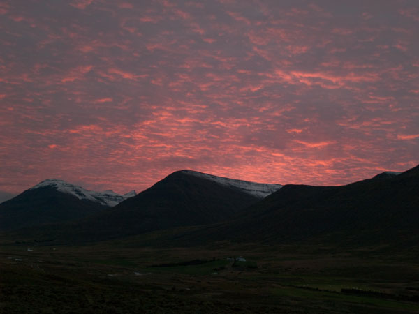 Закат над горами Исландии / Фото из Исландии