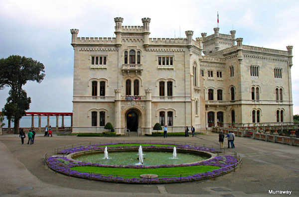 Фасад дворца Мирамаре / Фото из Италии