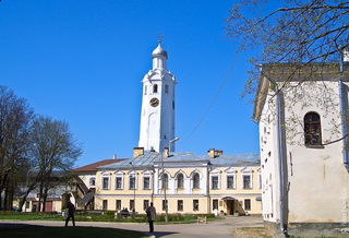 Падающая башня / Россия