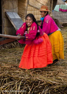 Местные девчонки / Перу