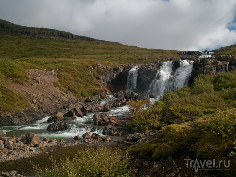 Водопад где-то в Западных фьордах Исландии / Фото из Исландии