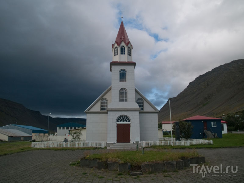 Церковь в Бильдудалуре / Фото из Исландии