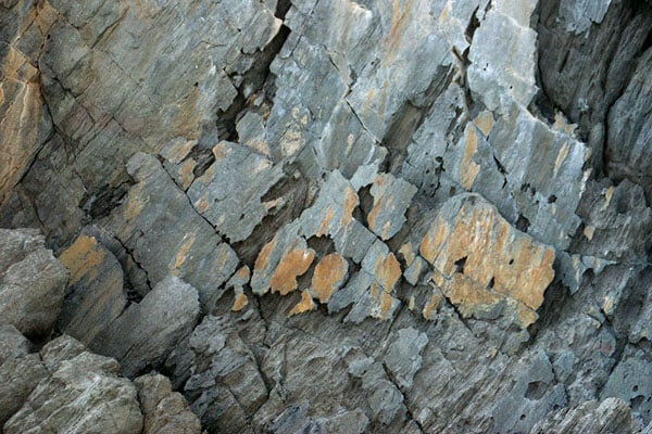 Причудливые каменные образования у побережья острова Пантеллерия / Фото из Италии