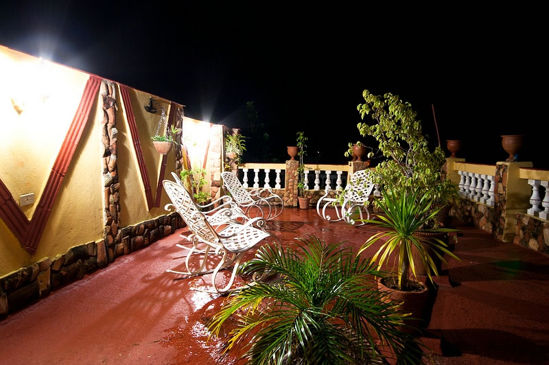   Hostal-lodging Casa Valladares   /   