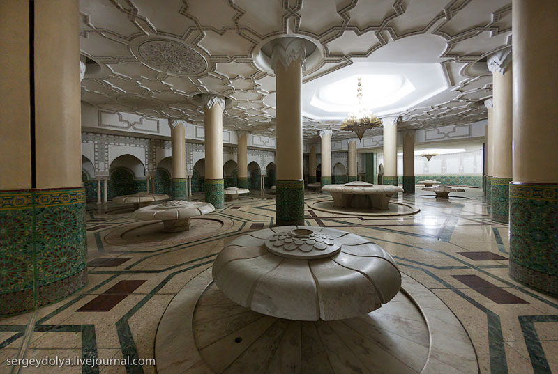 В мечети Хасана Второго в Касабланке, Марокко / Фото из Марокко