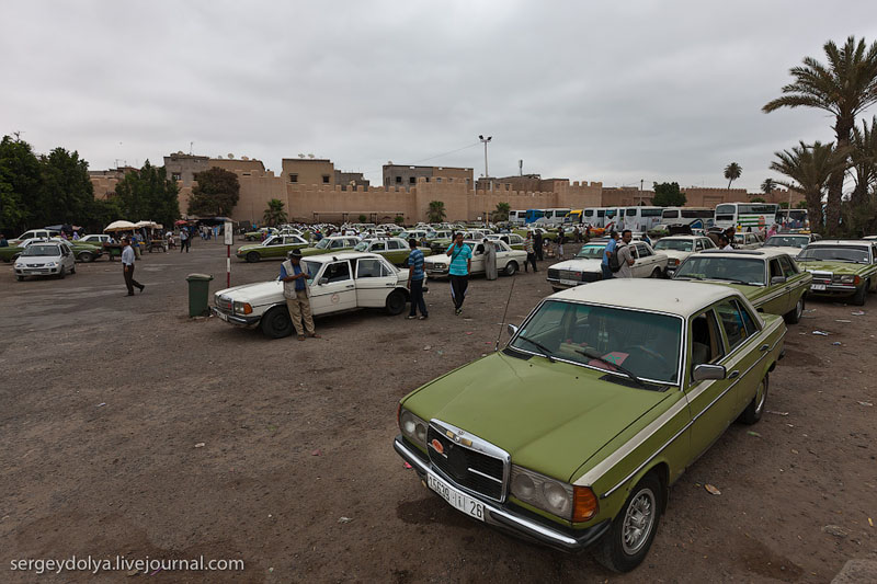 Автостоянка в Марокко / Фото из Марокко