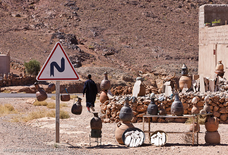 Придорожная торговля в Атласских горах, Марокко / Фото из Марокко