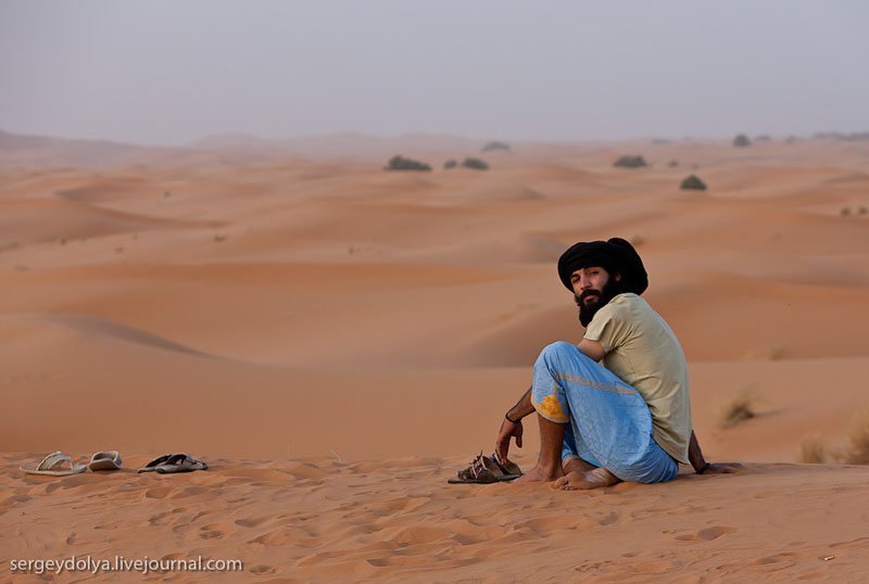 Бербер в пустыне Сахара / Фото из Марокко