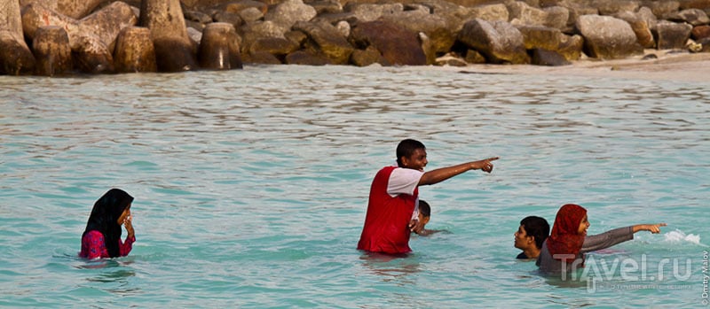 Купальщики на Мальдивах / Фото с Мальдив