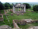 Руины храма / Албания
