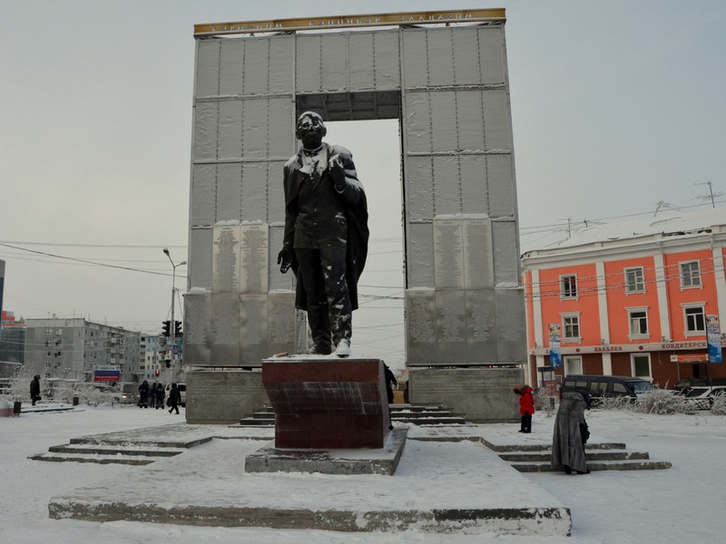 Памятник в Якутске / Фото из России