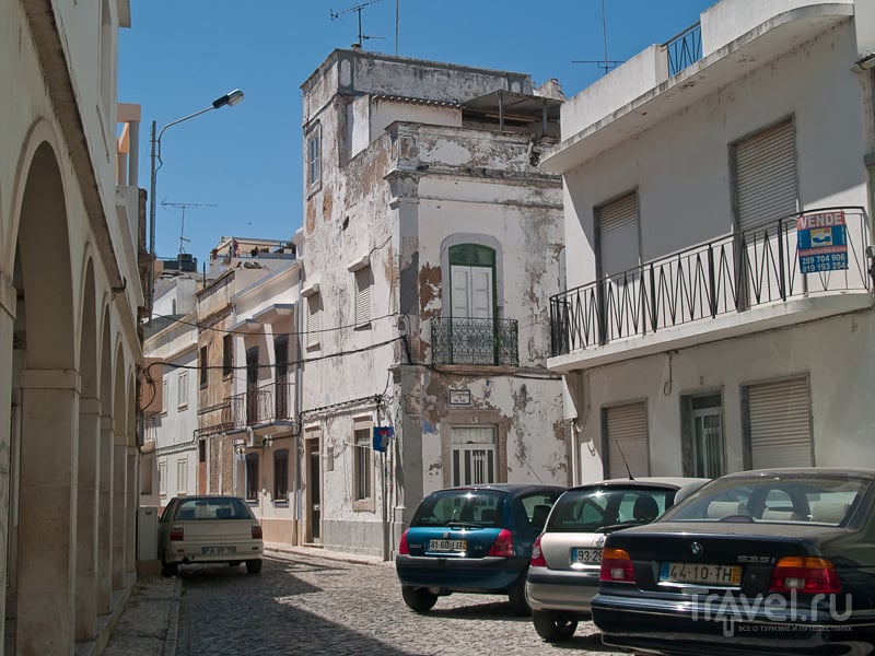 Обшарпанные стены Старого города в Ольяне / Фото из Португалии