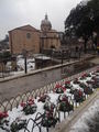 Снег на клумбах / Италия
