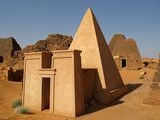 Восстановленная пирамида / Судан