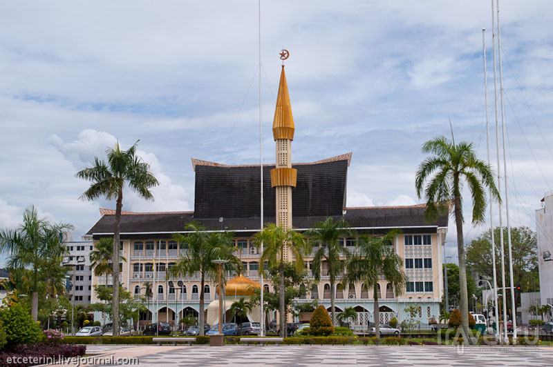 Министерство по делам религии в Бандар-Сери-Бегаване, Бруней / Фото из Брунея