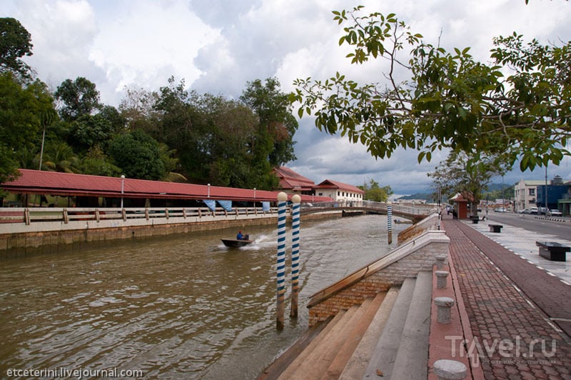 Канал в Бандар-Сери-Бегаване, Бруней / Фото из Брунея