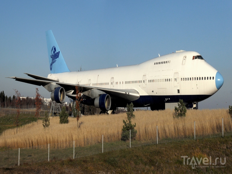 Превращенный в хостел Jumbo Stay самолет Boeing 747-200 / Швеция