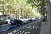 Мадрид. Выделенная полоса для общественного транспорта / Испания