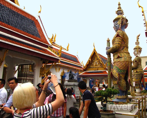 В храмовом комплексе у королевского дворца в Бангкоке, Таиланд / Фото из Таиланда