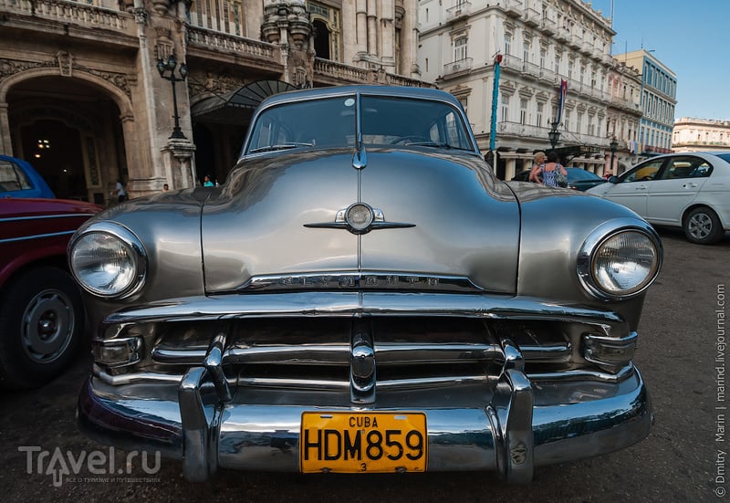 Серебристый Plymouth / Куба
