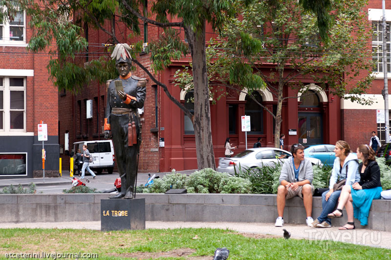 Статуя губернатора Виктории Чарльза Ла Тробе в Мельбурне / Фото из Австралии