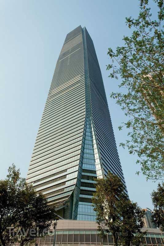 483 метра над уровнем неба: самый высокий отель в мире / Фото из Гонконга