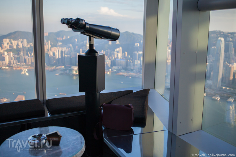 483 метра над уровнем неба: самый высокий отель в мире / Фото из Гонконга
