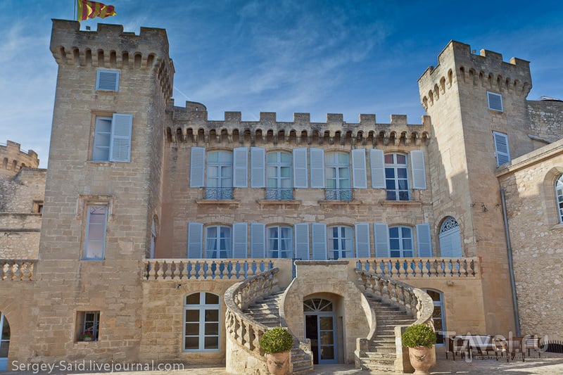 Прованский замок Ла-Барбан (Chateau de la Вarben) / Фото из Франции
