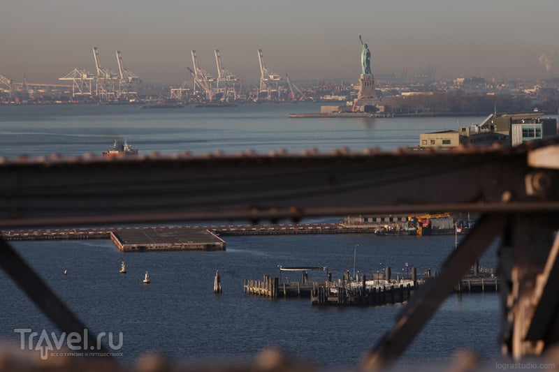 Нью-Йорк: Прогулка по Бруклинскому мосту / США