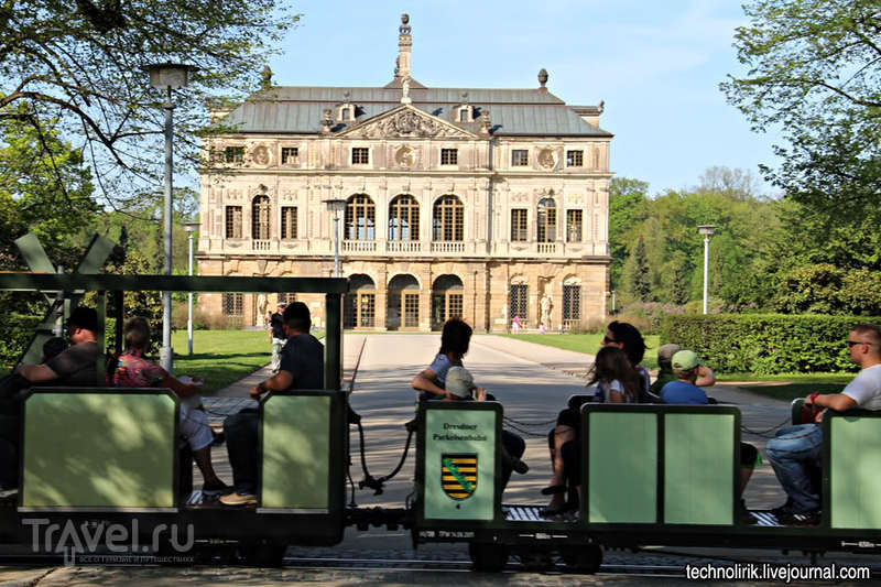 Дрезденская детская железная дорога в центральном городском парке / Германия