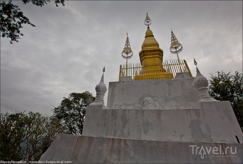 Храмовая гора Пху-Си в Луанг-Прабанге / Фото из Лаоса