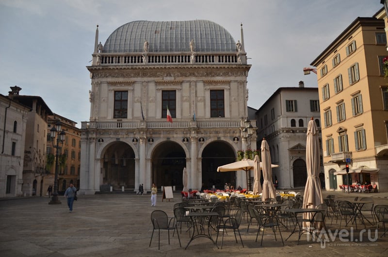 Городское собрание на  Piazza della Loggia / Фото из Италии