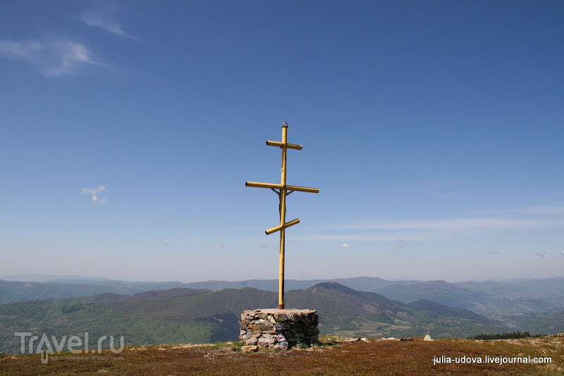 Украинские Карпаты в мае. Гора Негровец / Украина