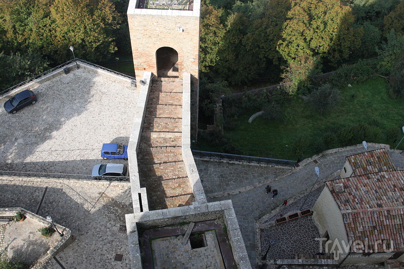 Montefiore Conca - замок простой формы / Италия
