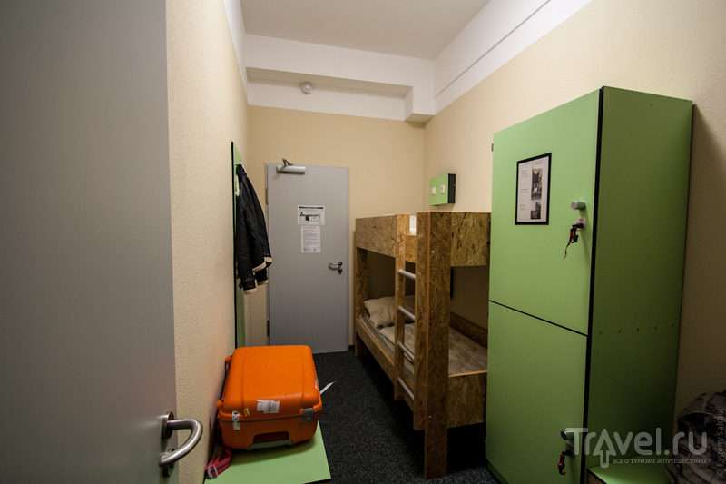 Pathpoint Cologne - Backpacker Hostel  ʸ /   