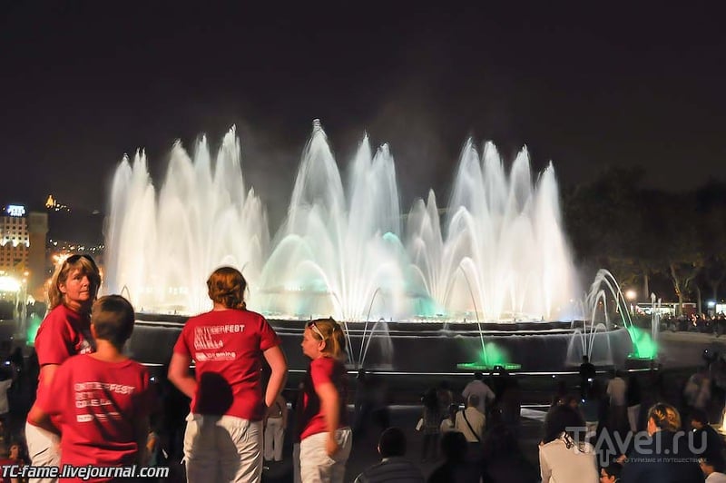 Ночная Барселона. Поющие фонтаны. Саграда Фамилия / Испания